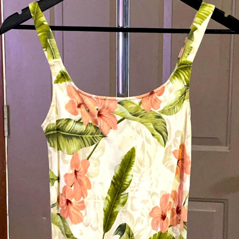 Hilo Hattie Hawaiian Floral Style Dress